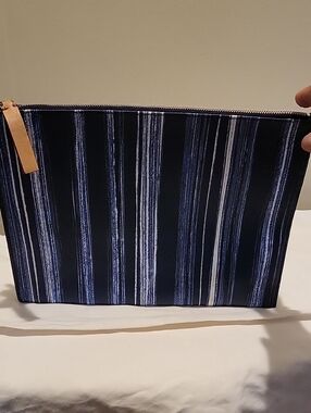 Bana Republic Striped Navy and White Men’s Clutch